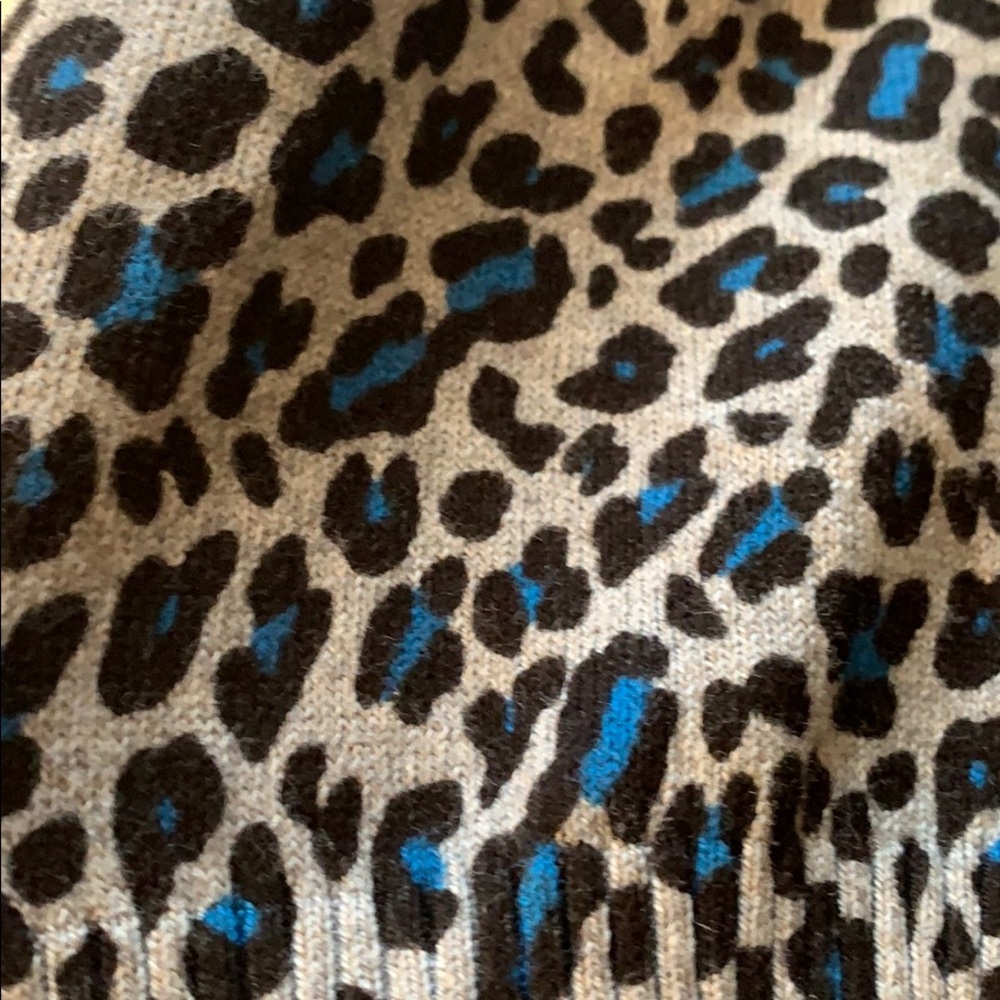 Sweater - Picture 3 of 7
